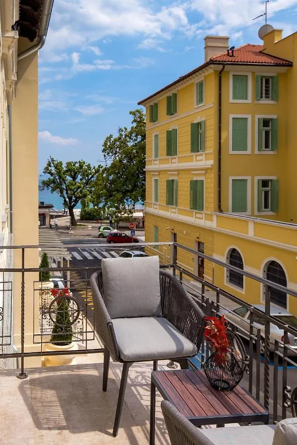 Plaza Apartments Opatija 0*,