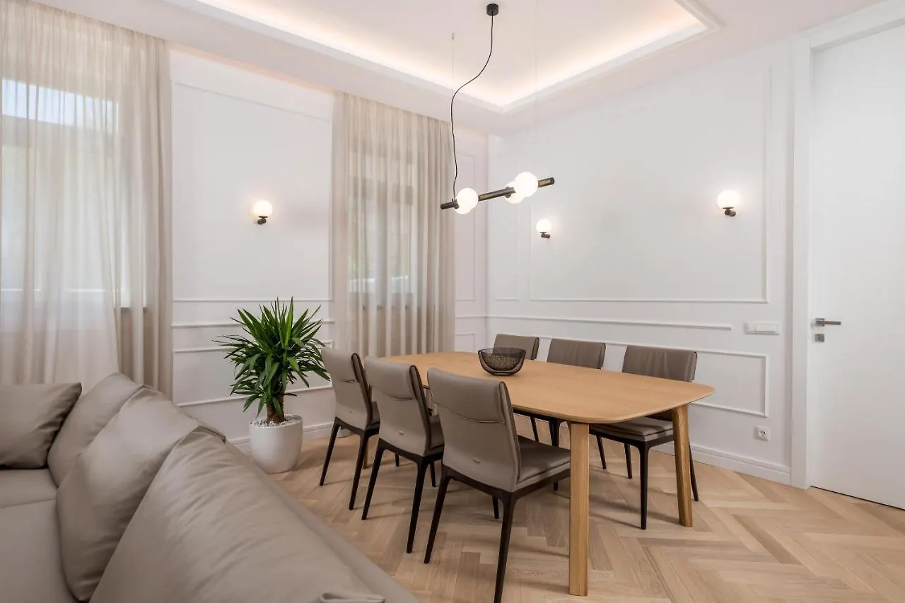Plaza Apartments Opatija
